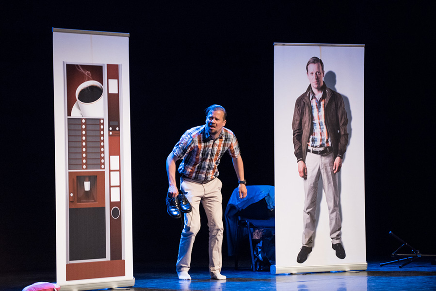 acteur Stijn die Rick speelt tijdens de 'Zo ben ik nu eenmaal' show